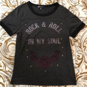 soft graphic tee🎼